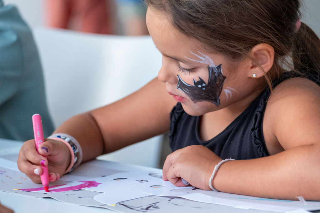 Enfant qui dessine - Nuit des Chauves-souris