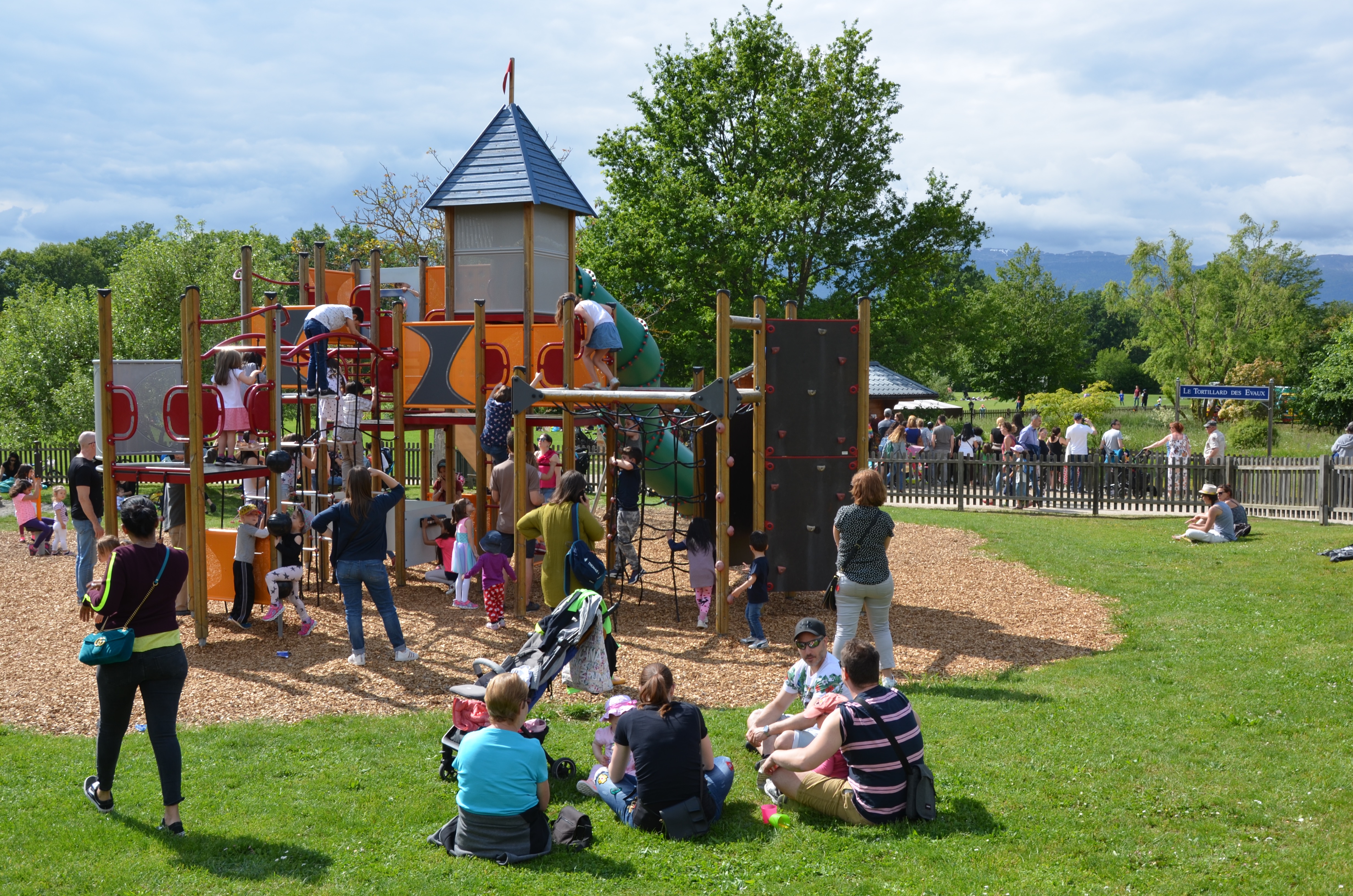 Quatre enfants évaluent des parcs